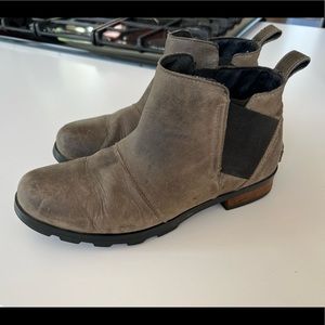 Sorel Emelie Chelsea Boots